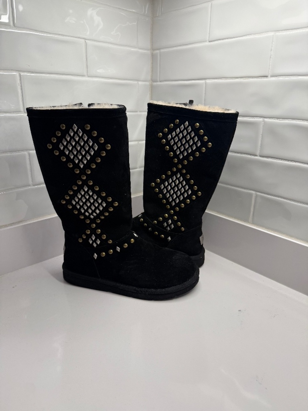 UGG BLACK suede  boots
